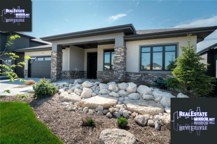 16 Willow Brook RdWinnipeg, Manitoba, R3Y0N7, Canada