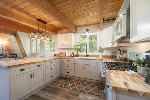 1154 Yukon Drive, Lake Arrowhead, CA 92352