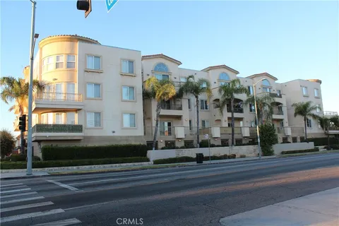 6800 Corbin Avenue Unit 308, Reseda, CA 91335