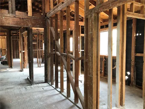 2310 N Catalina Street, Burbank, CA 91504