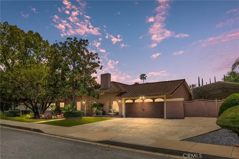 12 Rainier Court, Redlands, CA 92374