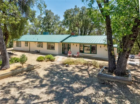 39650 Oak Ridge Drive, Oakhurst, CA 93644