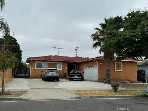 2122 S Spinnaker Street, Anaheim, CA 92802