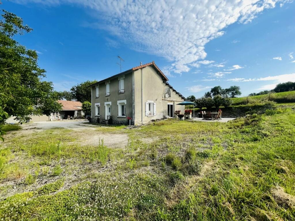 Property image - Poitou-Charentes, Charente, Barbezieux-St-Hilaire, France