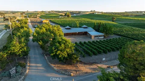 5575 El Pomar Drive, Templeton, CA 93465