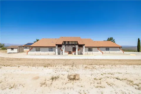 9532 Crest Road, California City, CA 93505