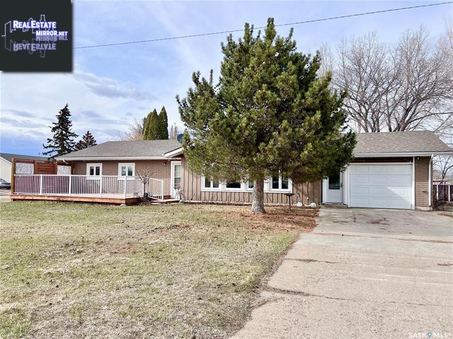 203 Cross Street N, Outlook, Saskatchewan, S0L2N0, Canada