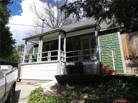 645 Knoll Drive, Crestline, CA 92325