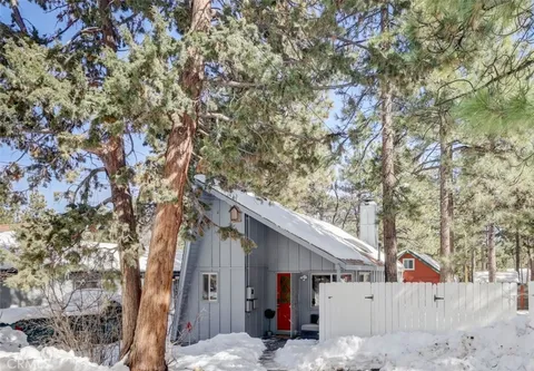 309 Moreno Lane, Sugarloaf, CA 92386