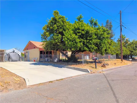 7423 Lankershim Avenue, Highland, CA 92346