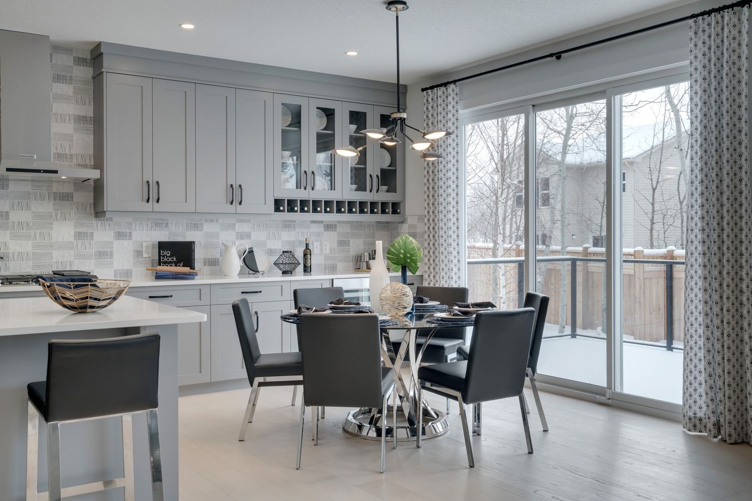 Additional image 23 of Legacy