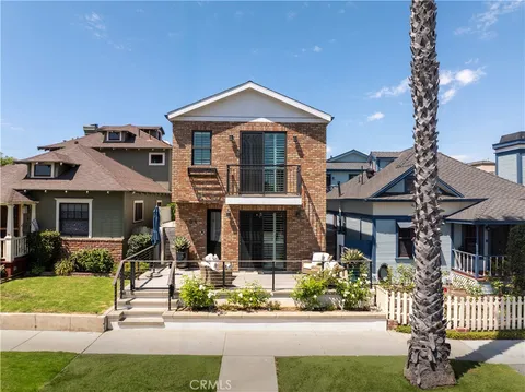 209 9th Street, Huntington Beach, CA 92648