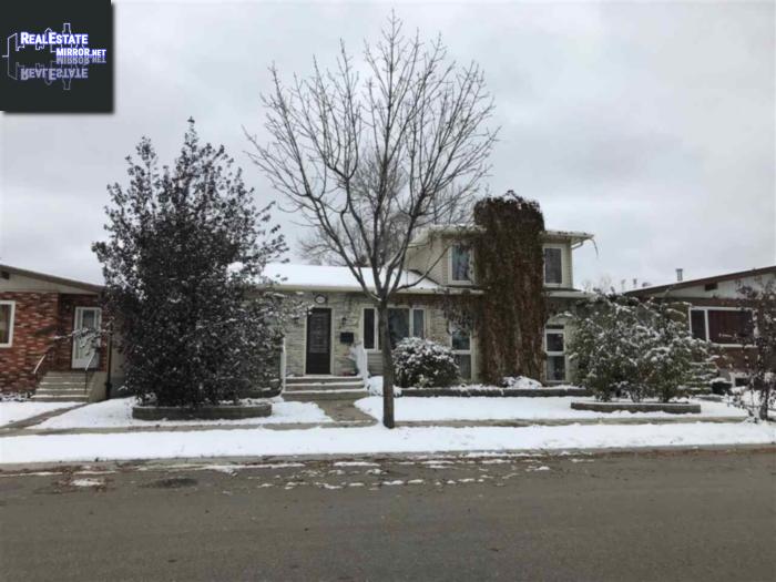 10431 155 St NwEdmonton, Alberta, T5P2M2, Canada