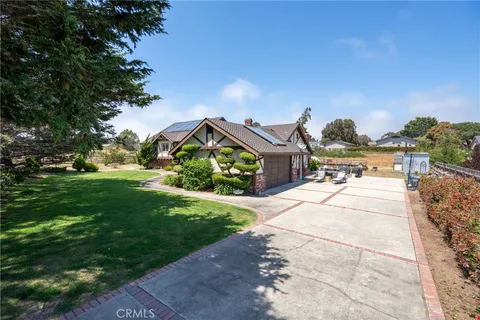 1466 Nipomo Avenue, Los Osos, CA 93402
