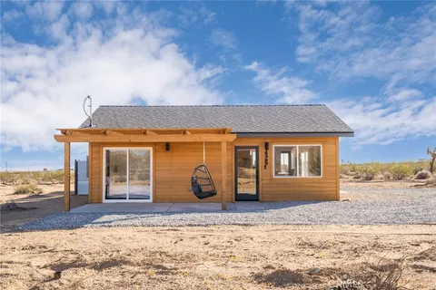 Primary image of 425 Bowman Trail, Landers, CA 92285