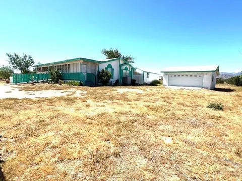 5625 Brawley Road, Phelan, CA 92371
