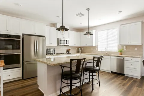 1776 Sunny Heights Lane, Redlands, CA 92374