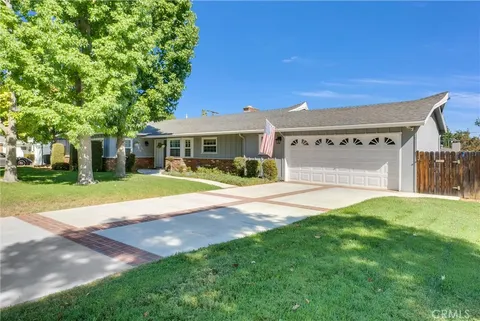 2337 Elsinore Road, Riverside, CA 92506