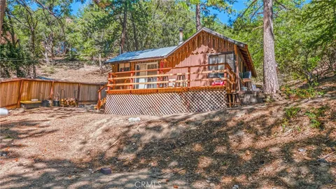 5910 Robin Oak Drive, Angelus Oaks, CA 92305