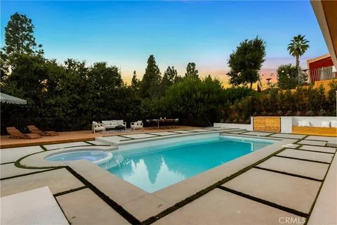 2271 N Hobart Boulevard, Los Angeles, CA 90027