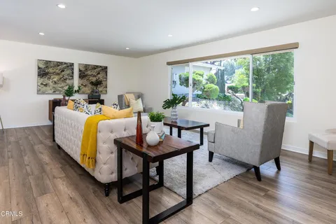 2365 Henrietta Avenue, La Crescenta, CA 91214