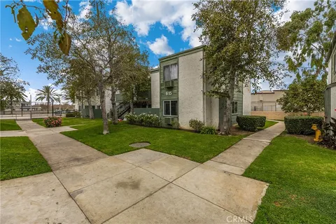 615 N. Bristol st Unit 84, Santa Ana, CA 92703