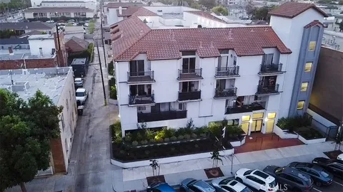 327 Chestnut Avenue Unit 201, Long Beach, CA 90802