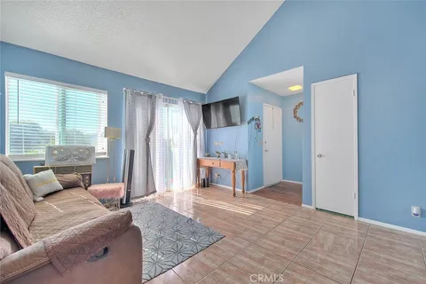 635 N Bristol Street Unit 41, Santa Ana, CA 92703