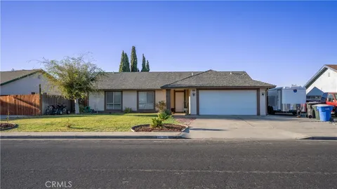 936 E Terrace Drive, Hanford, CA 93230
