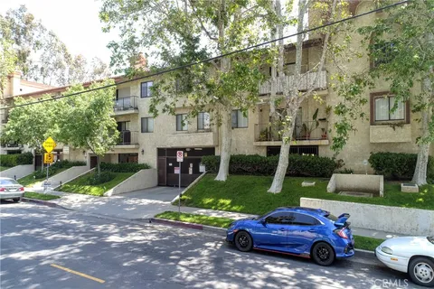 9960 Owensmouth Street Unit 35, Chatsworth, CA 91311