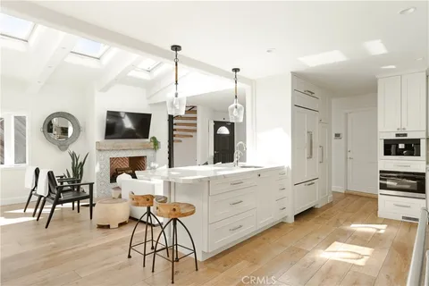 781 Summit Drive, Laguna Beach, CA 92651