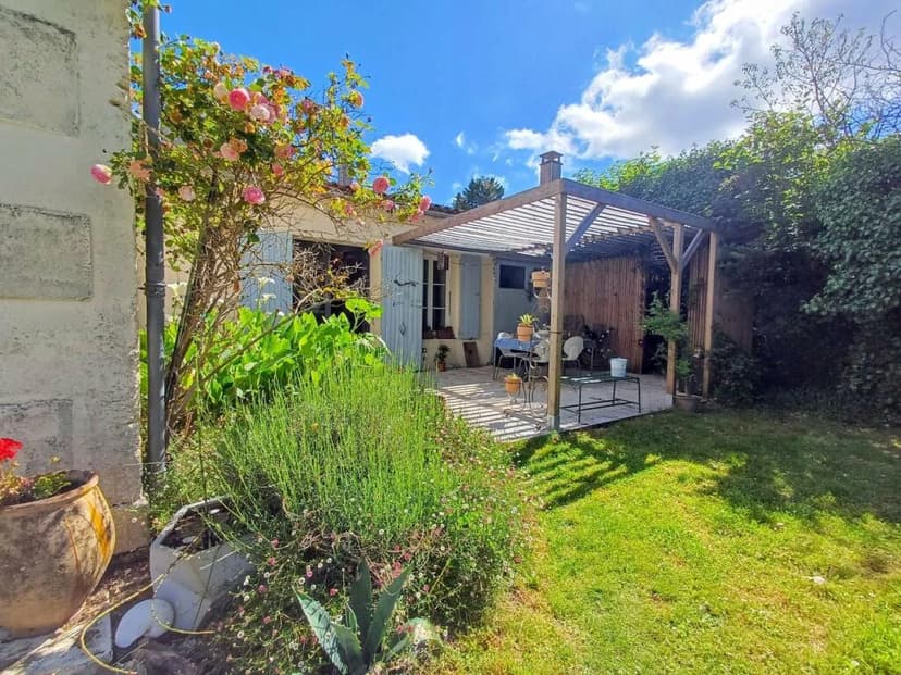 Additional image 2 of Pons, Poitou-Charentes, 17800, France