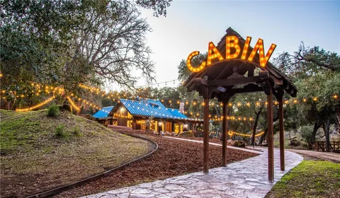 4250 Vista Del Lago Pl, Santa Margarita, CA 93453