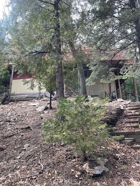 544 Community Drive, Lake Arrowhead, CA 92352