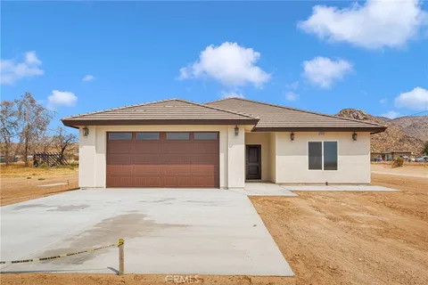 15521 Laguna Seca, Apple Valley, CA 92307