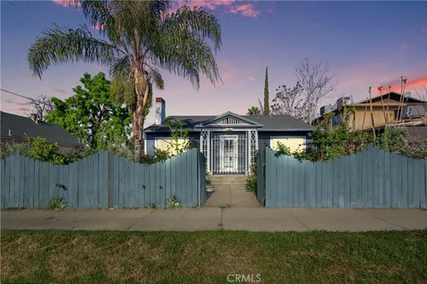 1618 Baker Street, Bakersfield, CA 93305