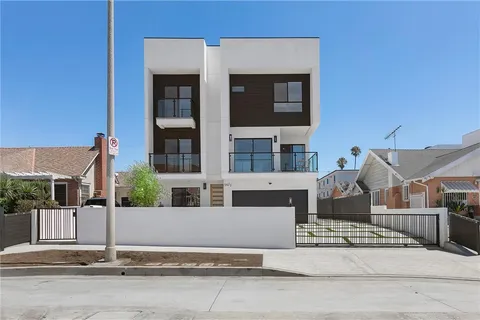 540 N Serrano Avenue, Los Angeles, CA 90004