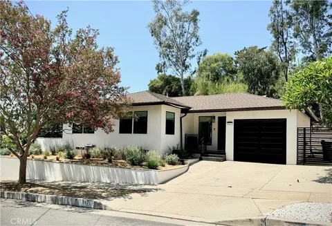 8471 Outland View Drive, Sun Valley, CA 91352