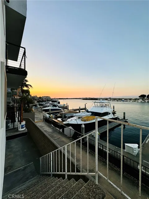 16255 Pacific Cir Unit 105, Huntington Beach, CA 92649