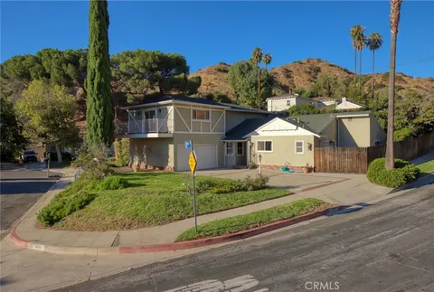 8322 Echelon Place, Sun Valley, CA 91352