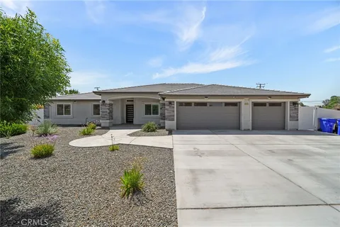 19601 Yanan Road, Apple Valley, CA 92307