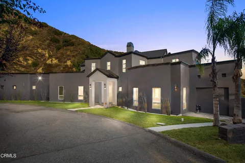 2004 E Glen Allen Lane, Altadena, CA 91001