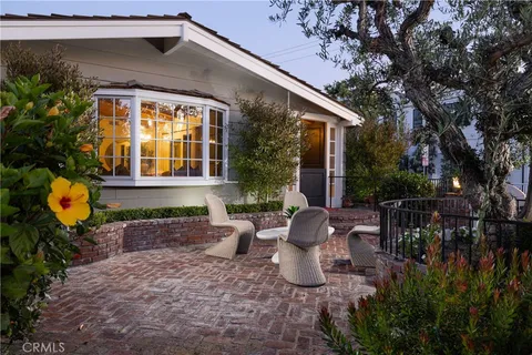 300 Heliotrope Avenue, Corona Del Mar, CA 92625