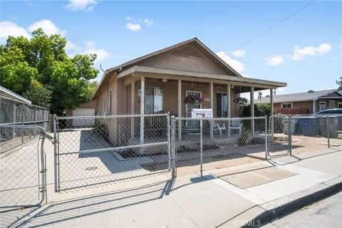 1013 S Cedar Avenue, Fresno, CA 93702