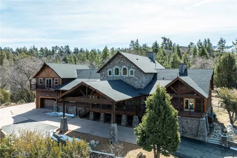 858 Fox Tower Way, Big Bear Lake, CA 92315