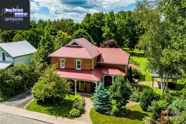 Property image - 350 Almonte StreetAlmonte, Ontario, K0A1A0, Canada