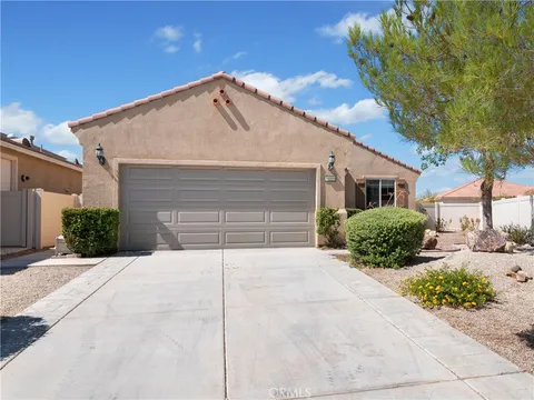 10006 Peachtree Road, Apple Valley, CA 92308