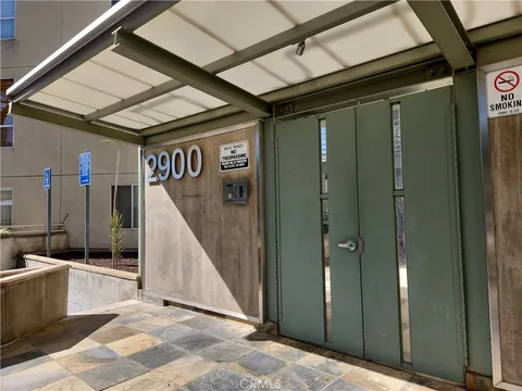 2900 Fairway Avenue Unit 401, La Crescenta, CA 91214