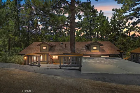 574 Villa Grove Ave, Big Bear City, CA 92314
