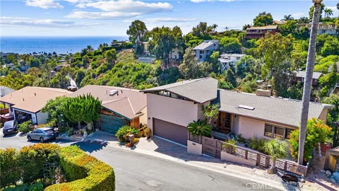 967 Meadowlark Lane, Laguna Beach, CA 92651